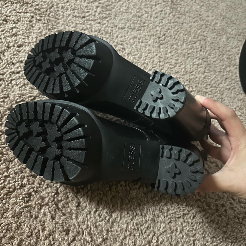 New! Guess black logo booties - Picture 3 of 6